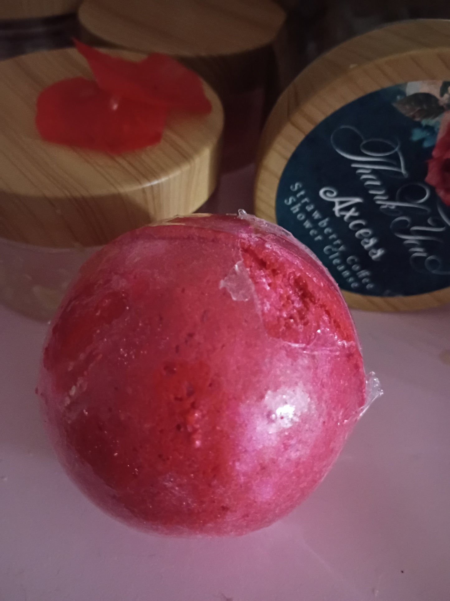 (Red) Strawberry Scented Bath Bombs